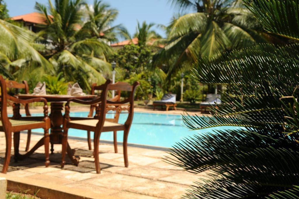 Hotel Lagoon Paradise Негомбо Экстерьер фото
