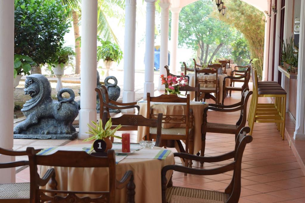Hotel Lagoon Paradise Негомбо Экстерьер фото