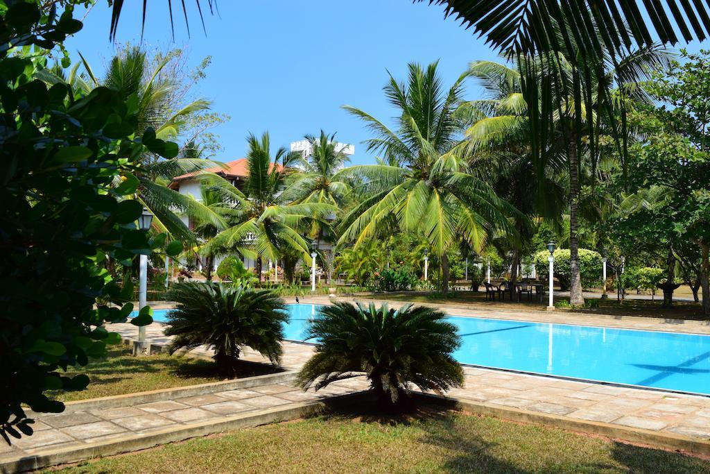 Hotel Lagoon Paradise Негомбо Экстерьер фото